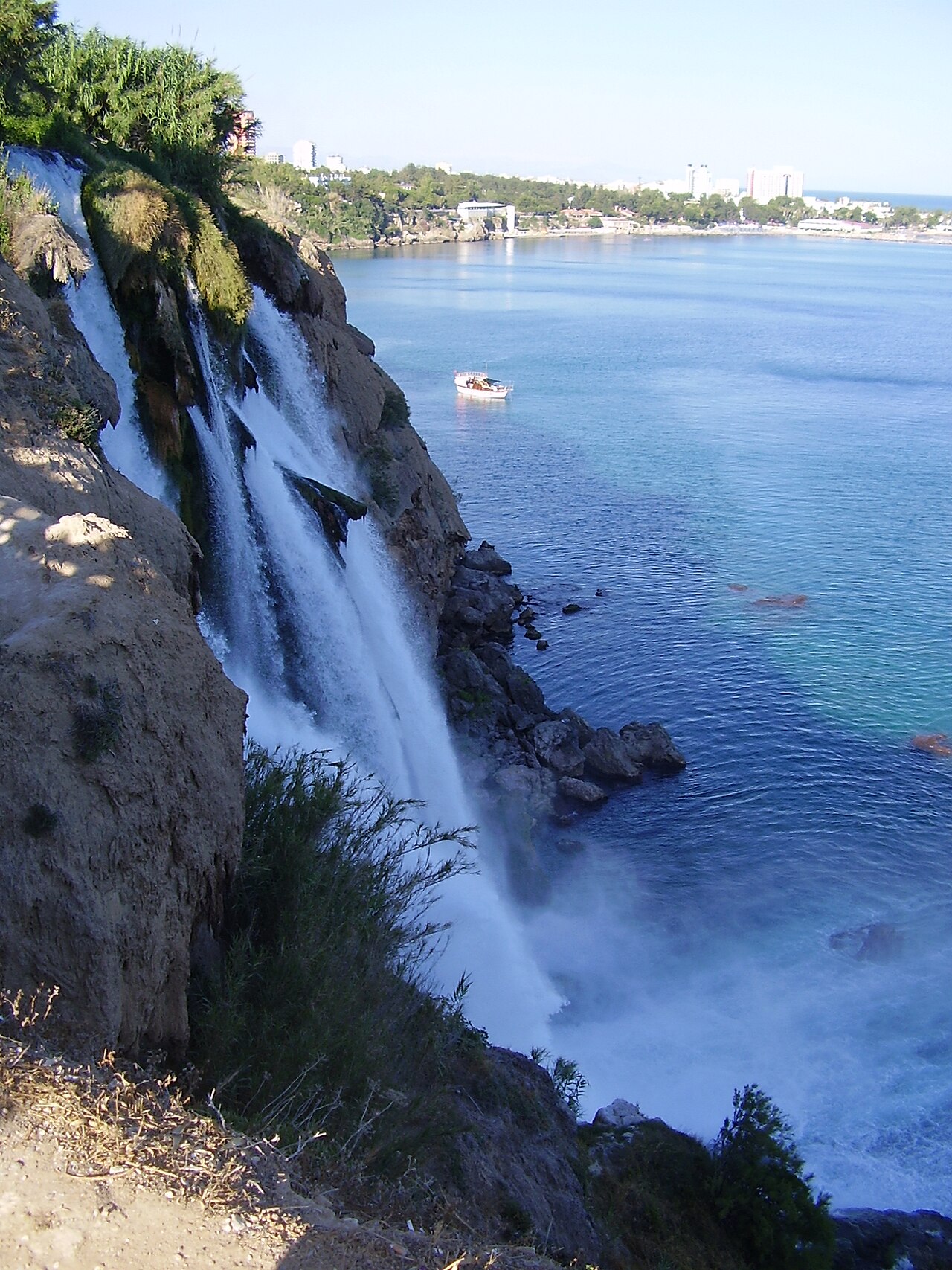 Untere Düden Wasserfälle stürzen ins Meer bei Antalya
